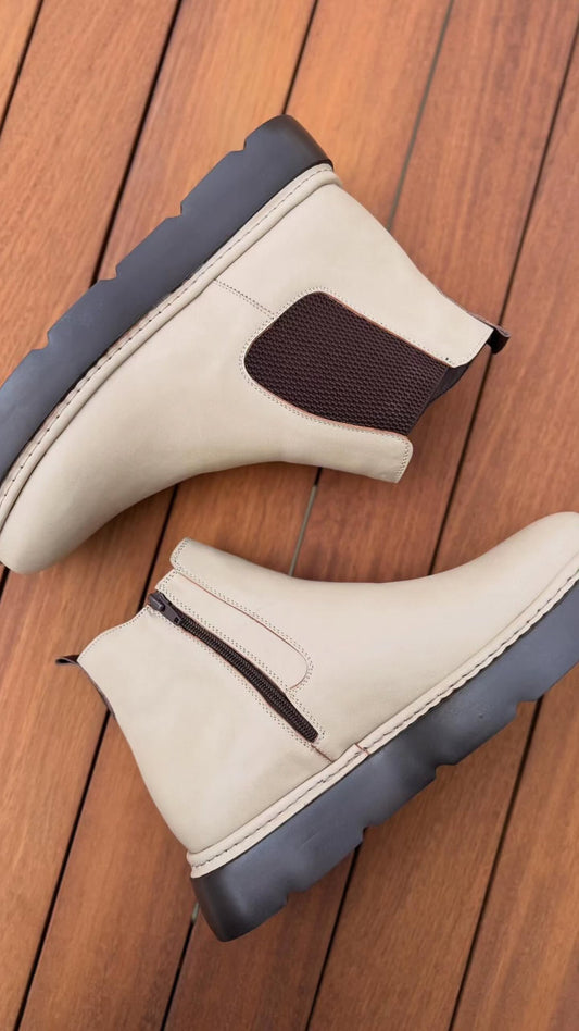 Ozero Leather Beige Boots With Dark Soles