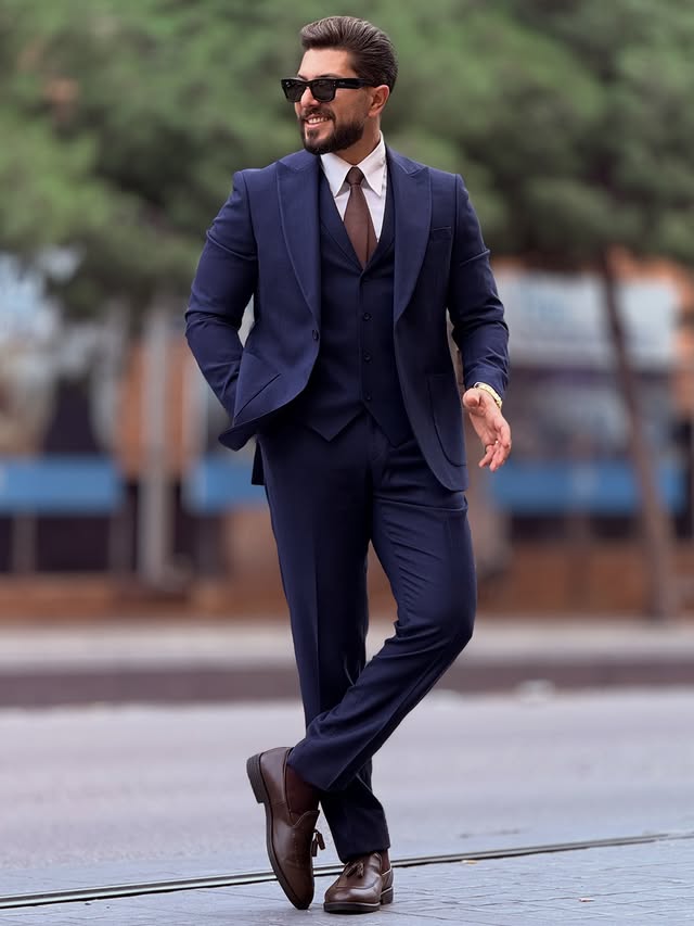 Navy Peak Lapel Suit