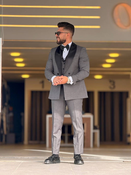 Full Gray Tuxedo Col Chale Suit