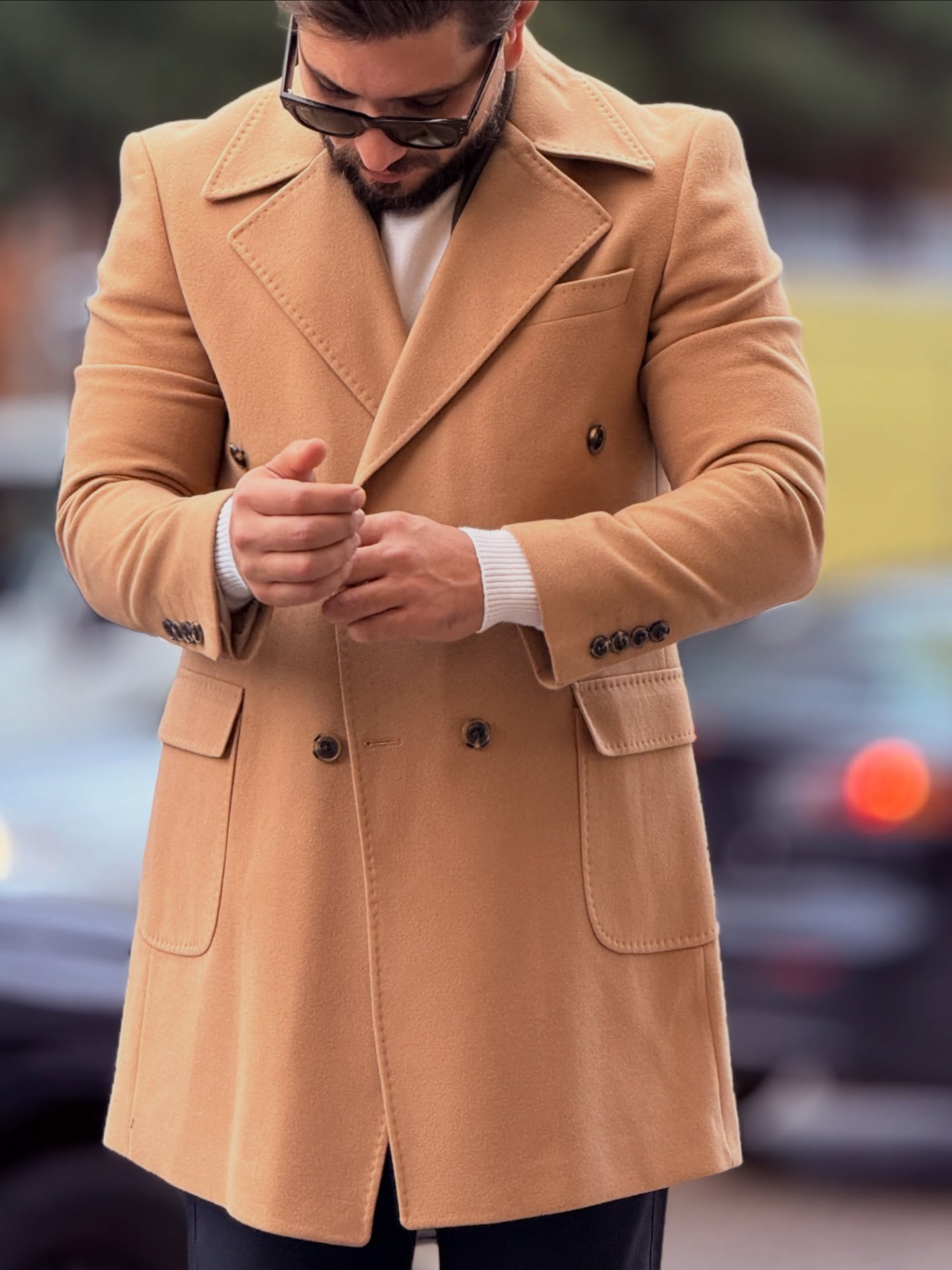 Notch Lapel Neck Mont in Tan