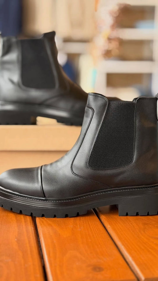 Black leather Chelsea Ozero Boots