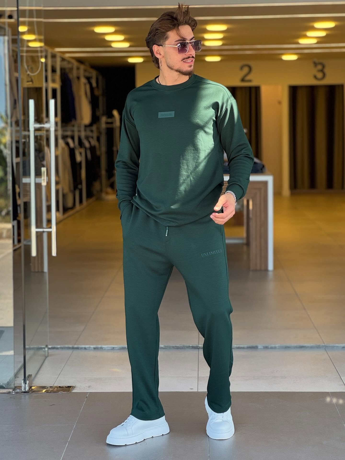 Green Rounded Neck Set