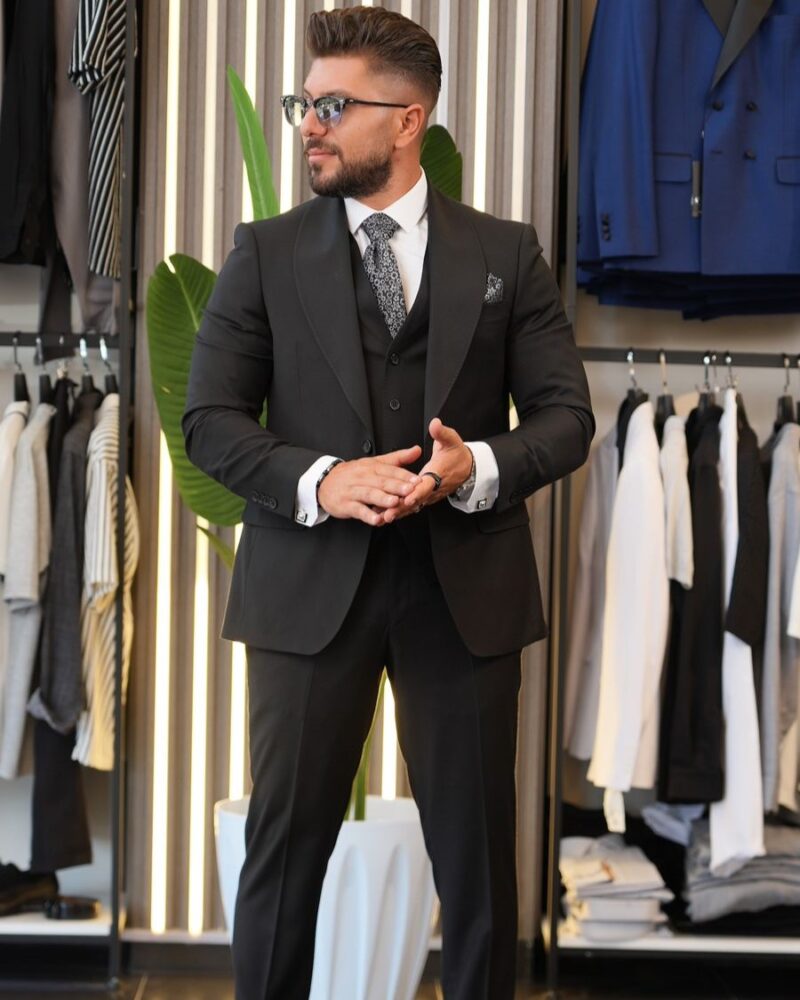 Full Black Col Chale Suit