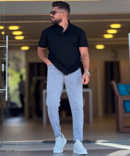 Black Round Neck Tshirt