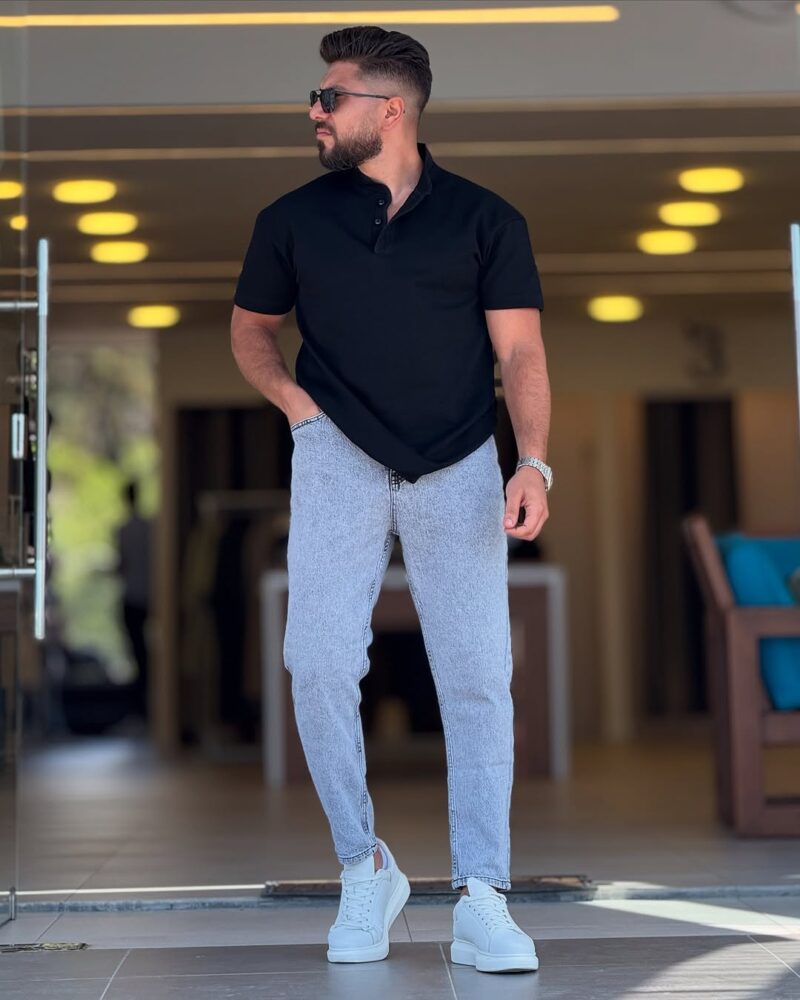 Black Round Neck Tshirt